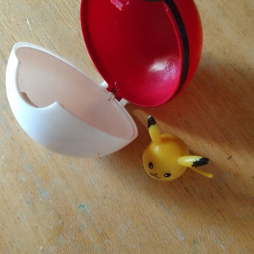 Pokémon ball with figure like new
