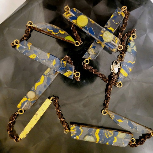 Multicolored necklace with plexiglass.