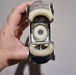 Hand capper used for metal caps