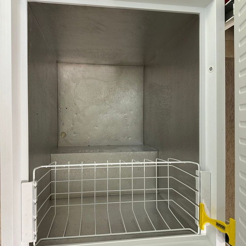 Zanussi ZFC623WAP Chest Freezer like new 213 liters