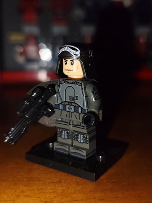 Imperial Mudtrooper Star Wars minifigure with accessories