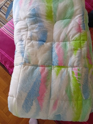 Double quilt like new, dimensions 1.80x2.10 m, warm