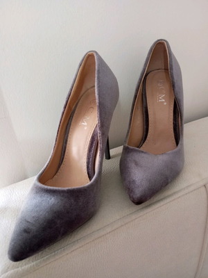 Velvet gray pumps new, size 36, 12 cm heel