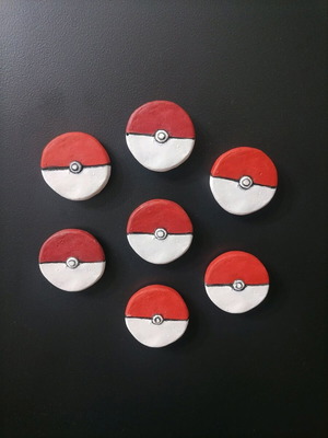Handmade pokeballs magnets new, made of plaster and acrylics