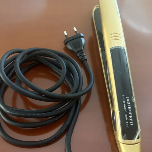 Jade Empress Hair Straightener like new, ceramic plates, professional