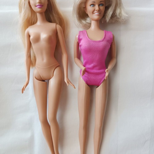 Barbie and Cheryl Tiegs dolls