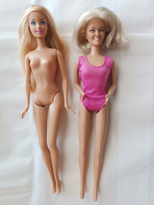 Barbie and Cheryl Tiegs dolls