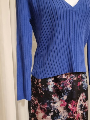 Σετ Zara all day με μπλούζα ριπ μπλε και ελαστική φούστα pencil