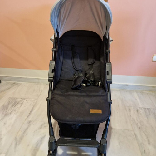 Baby stroller used, lightweight, foldable with rain cover