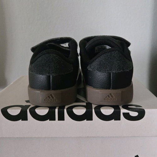 Adidas boys' shoes size 21 like new