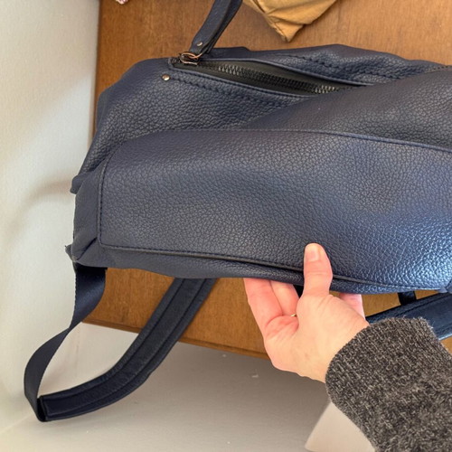 Leather backpack like new, blue