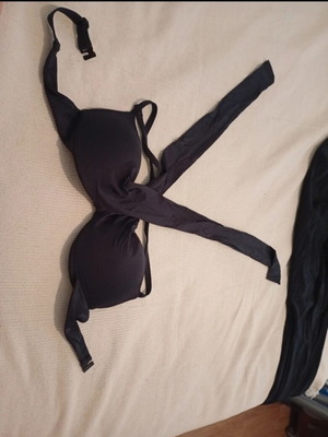 Calzedonia women's bikini top like new, black, size M