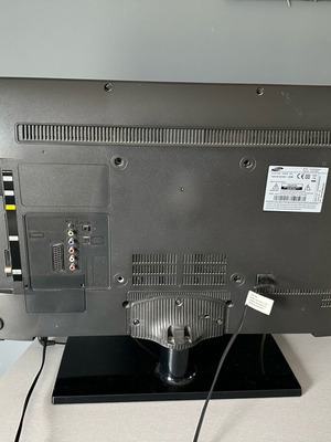 Samsung 32” IPS 1080p panel used with issue, not smart tv