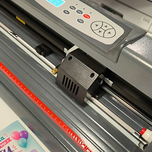 Cutting machine like new, lightly used