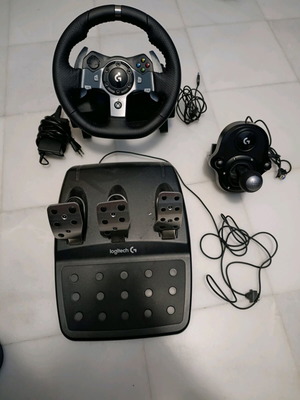 Τιμονιέρα Logitech G920 με πετάλια και μοχλό σαν καινούργια