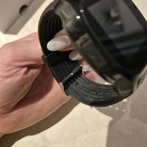 Smartwatch non-functional for parts or repair