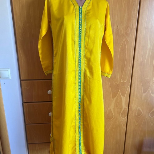 Yellow Moroccan kaftan satin with cotton like new