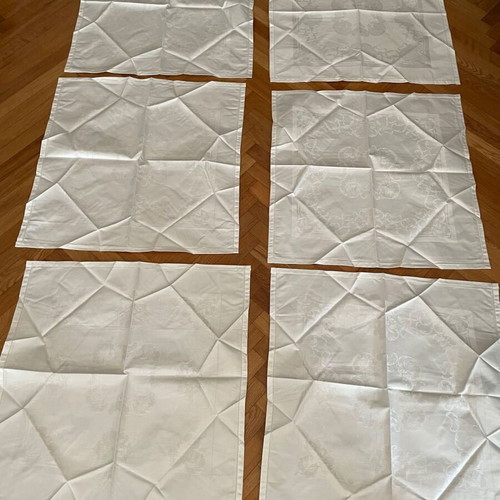 Lux tablecloth with 12 cotton dinner napkins, new