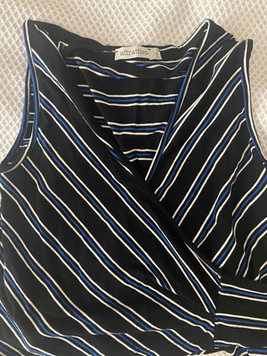 Attrattivo sleeveless wrap top size S like new, black and blue