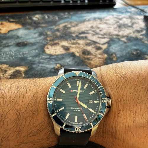 Wenger men's watch like new, blue dial, sapphire crystal