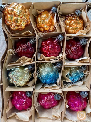 Vintage Christmas ornaments glass pinecone-shaped baubles like new