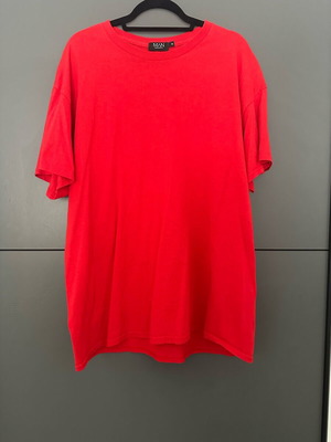 Boohoo Man t-shirt like new, size M, red