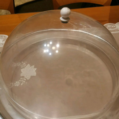 Plexiglass platter used with lid