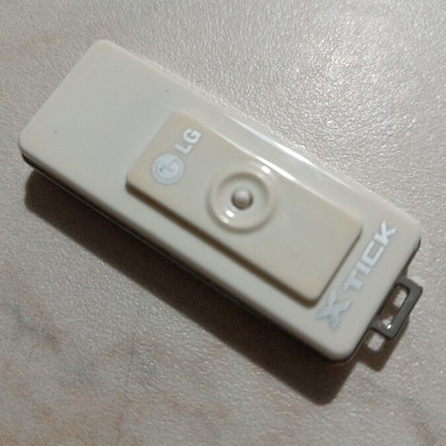 LG USB X TICK 256 MB like new, ultra rare