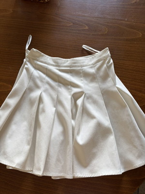 Shein tennis white skirt with side zipper like new