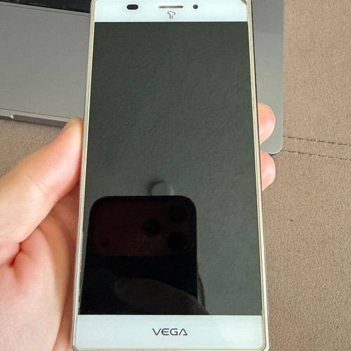 Pantech Vega Iron im-a870s used rare retro smartphone with steel frame