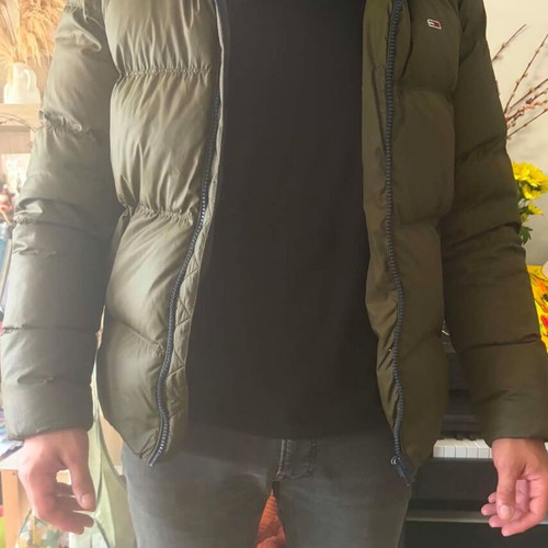 Tommy Hilfiger jacket like new, size L, warm and comfortable