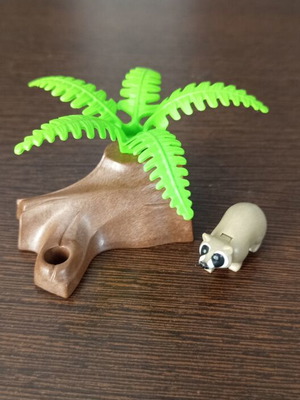 Playmobil used toy set with tree and animal figure