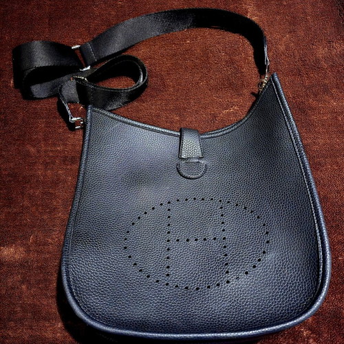 Crossbody bag like new, black