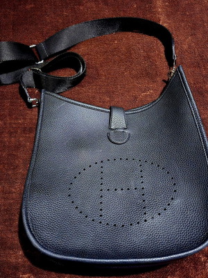 Crossbody bag like new, black