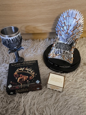 Game of Thrones Collectible Bundle new, Iron Throne, Stark Goblet, Board Game & Music Box