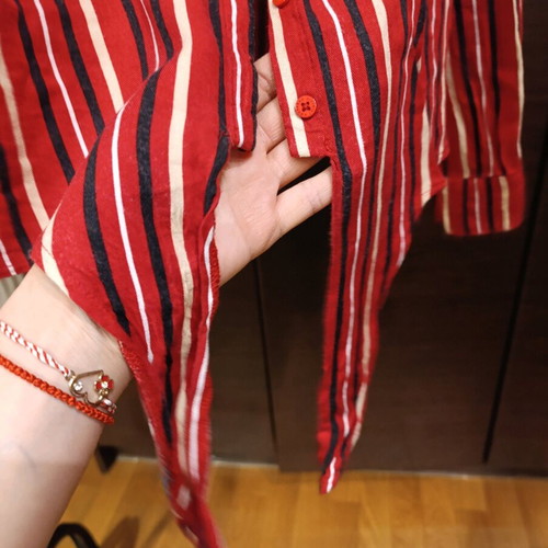 District shirt new with stripes, size L