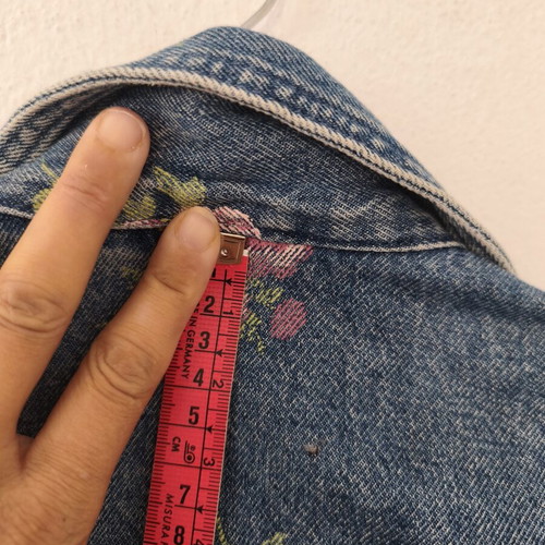 Denim jacket with floral rose print, like new, size M