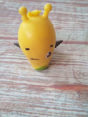 Hatchimals snail figure with purple garden wings