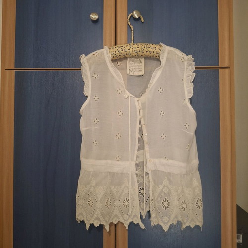 Attrattivo sleeveless top white like new
