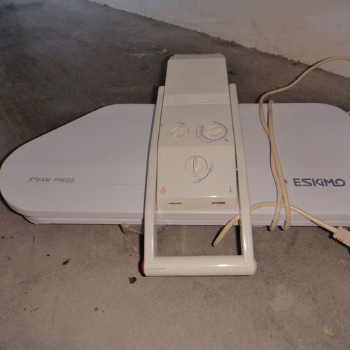Steam Ironing Press like new