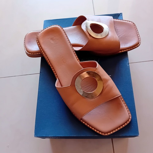 Leather women's sandals like new, size 41, tan with gold detail