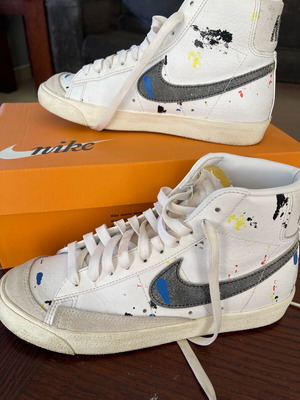 Αθλητικά παπούτσια Nike μεταχειρισμένα ελάχιστα, μέγεθος 39, λευκά με πιτσιλιές