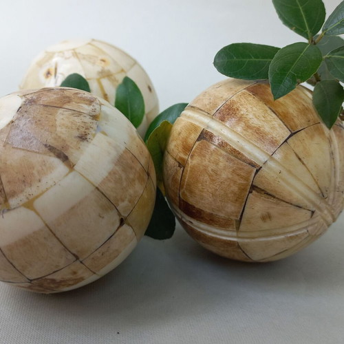 Ethnic vintage decorative spheres set, like new, handmade natural materials