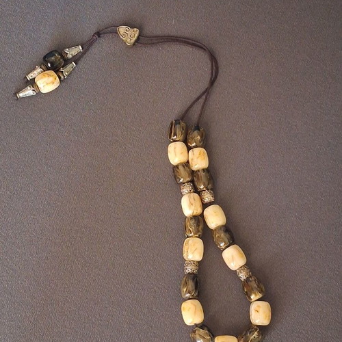 Vintage Komboloi with Metal Elements and Marble Effect like new