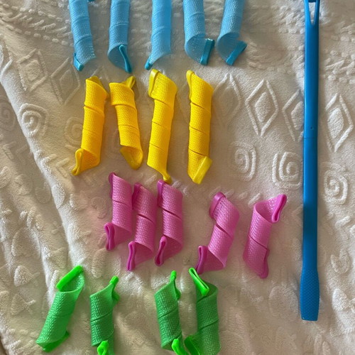 Curl spiral set of 18 pieces like new with hook