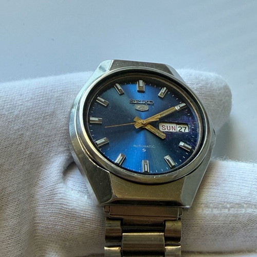 Seiko 5 Automatic watch used, classic vintage model with blue dial