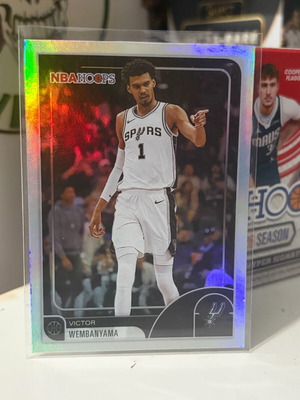 Topps NBA Hoops κάρτα Victor Wembanyama base 2025-26, αριθμός 30