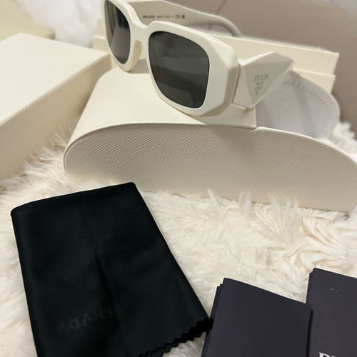 Prada sunglasses white like new