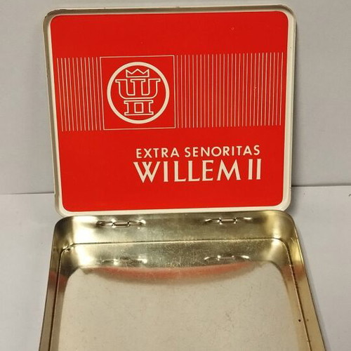 Willem II metal cigar case used, vintage collectible