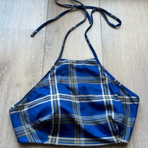 Women's top blue patterned cropped like new